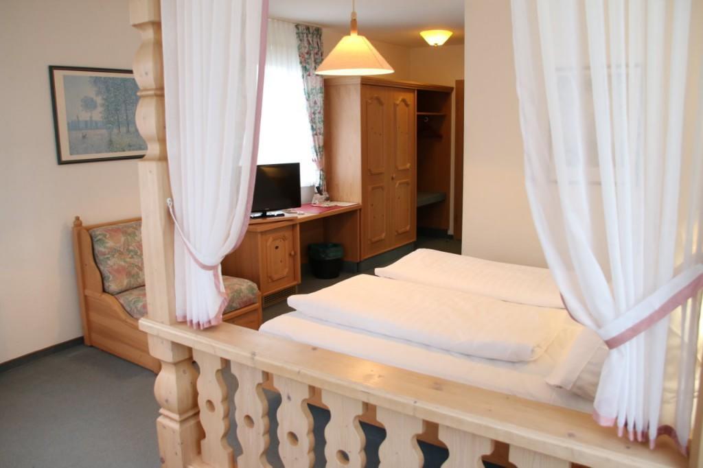Landgasthof Hotel Bechtel Zella Ngoại thất bức ảnh